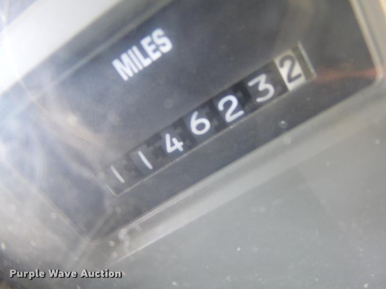 image for item DB1330 2002 International 4900 dump truck