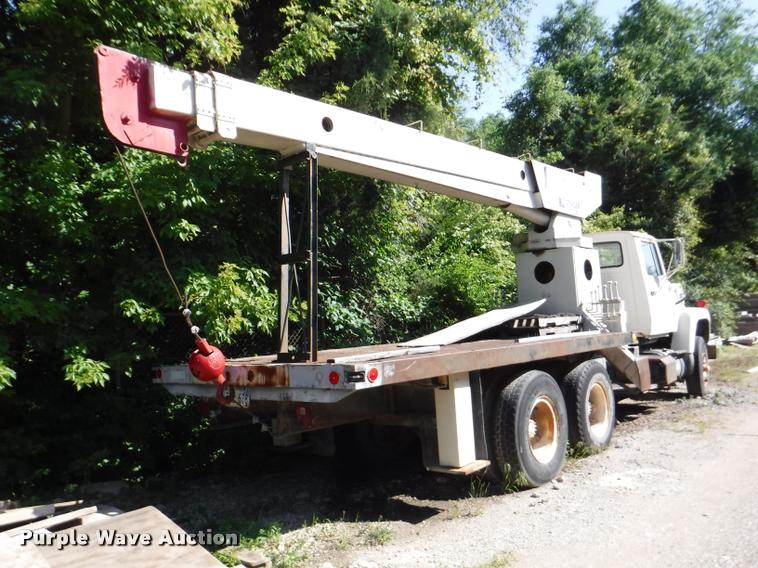 image for item DB3992 1974 Ford 9000 crane truck