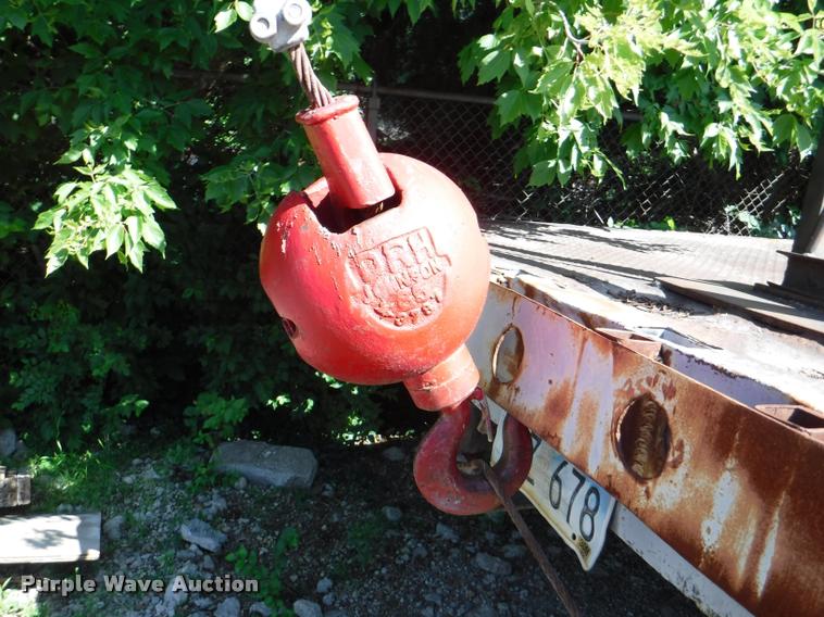 image for item DB3992 1974 Ford 9000 crane truck