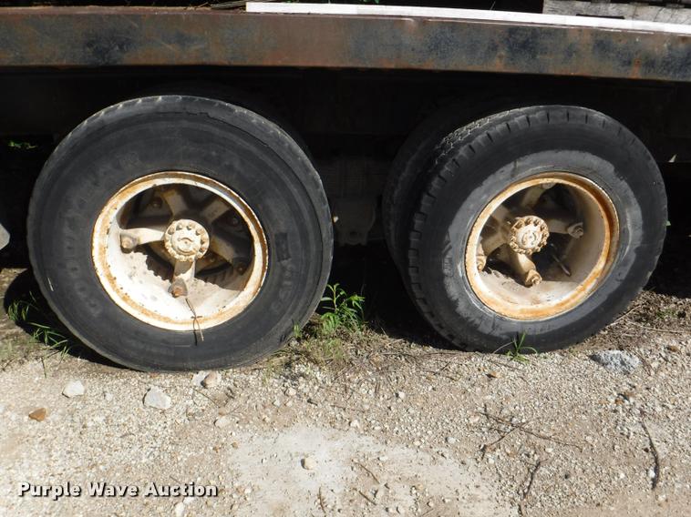 image for item DB3992 1974 Ford 9000 crane truck