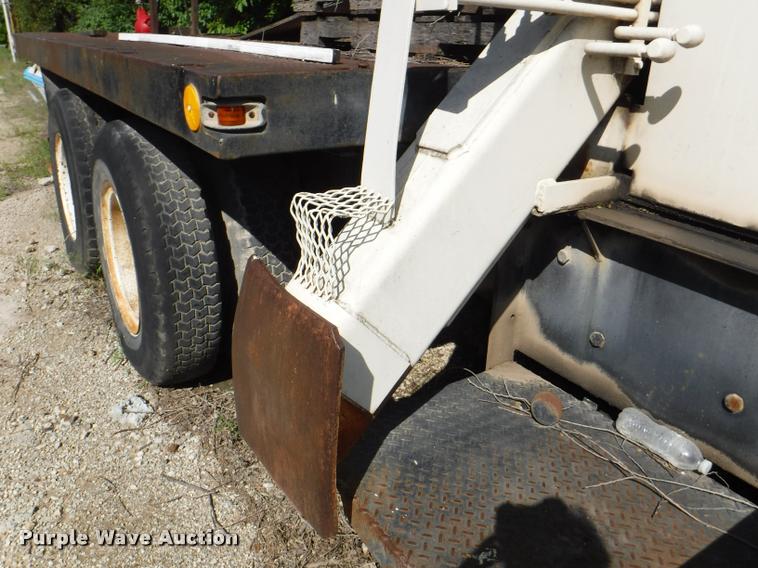 image for item DB3992 1974 Ford 9000 crane truck