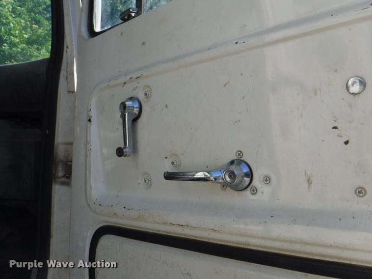 image for item DB3992 1974 Ford 9000 crane truck