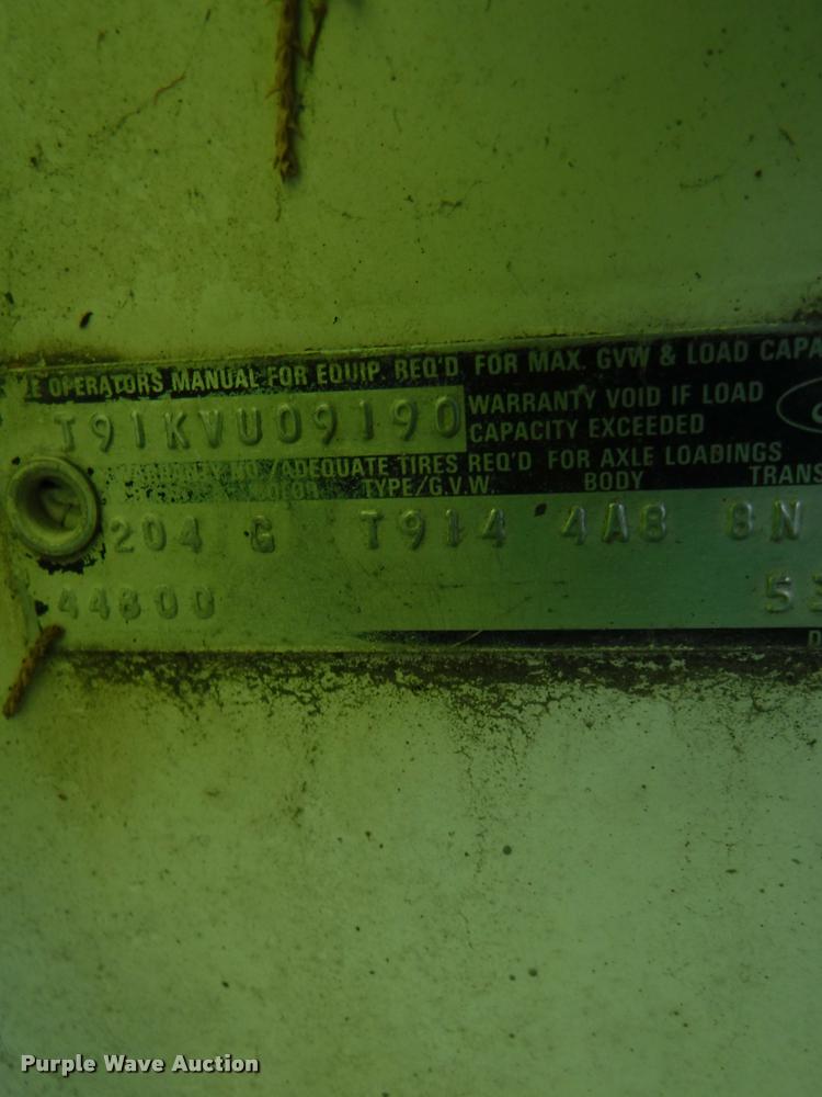 image for item DB3992 1974 Ford 9000 crane truck