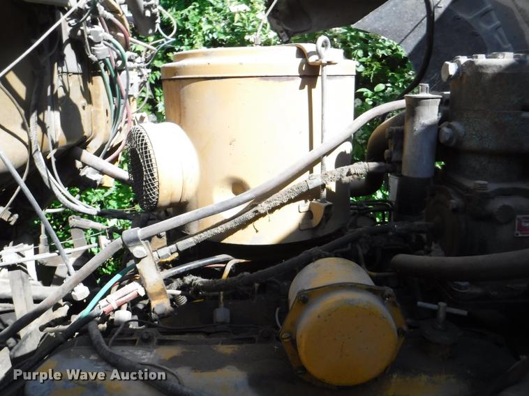 image for item DB3992 1974 Ford 9000 crane truck