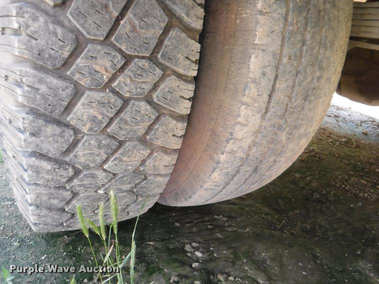 image for item DB3995 1997 Ford F350 XLT Crew Cab utility truck