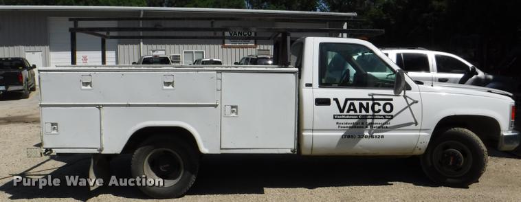 image for item DB3996 1993 GMC Sierra 3500 utility truck