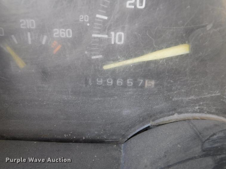 image for item DB3996 1993 GMC Sierra 3500 utility truck