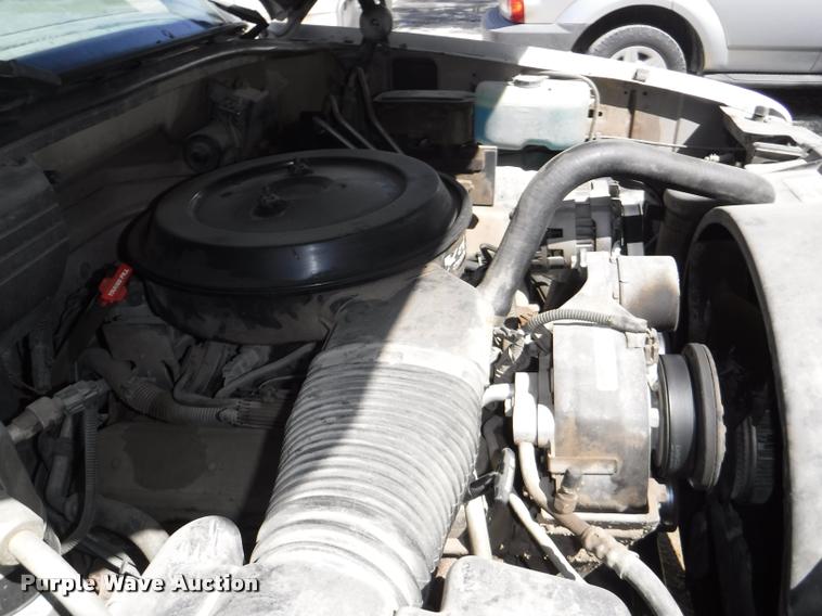 image for item DB3996 1993 GMC Sierra 3500 utility truck