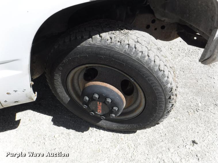 image for item DB3996 1993 GMC Sierra 3500 utility truck