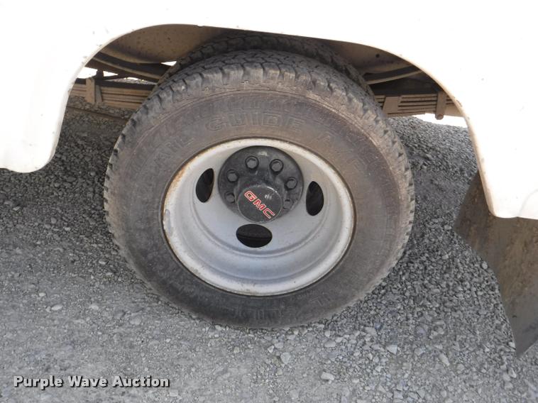 image for item DB3996 1993 GMC Sierra 3500 utility truck