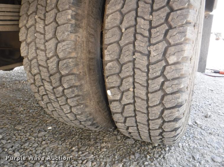 image for item DB3996 1993 GMC Sierra 3500 utility truck