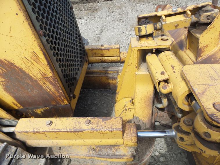 image for item DB5750 1999 Caterpillar D3C XL dozer