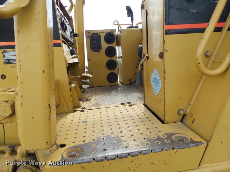 image for item DB5750 1999 Caterpillar D3C XL dozer