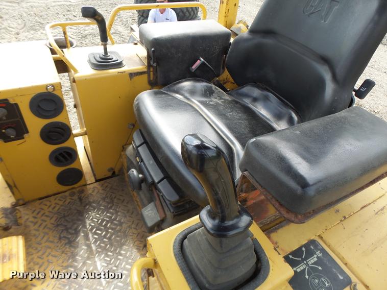 image for item DB5750 1999 Caterpillar D3C XL dozer