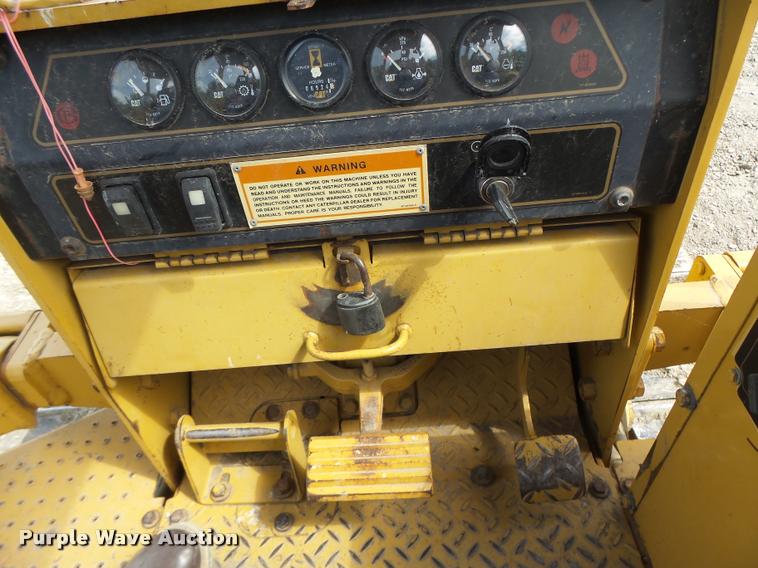 image for item DB5750 1999 Caterpillar D3C XL dozer