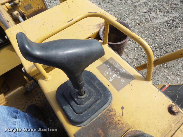 image for item DB5750 1999 Caterpillar D3C XL dozer