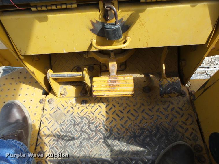 image for item DB5750 1999 Caterpillar D3C XL dozer