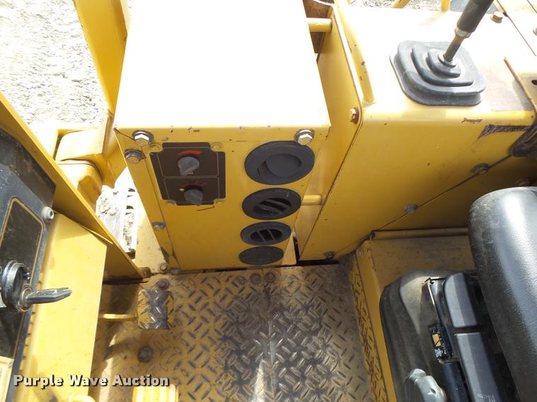 image for item DB5750 1999 Caterpillar D3C XL dozer
