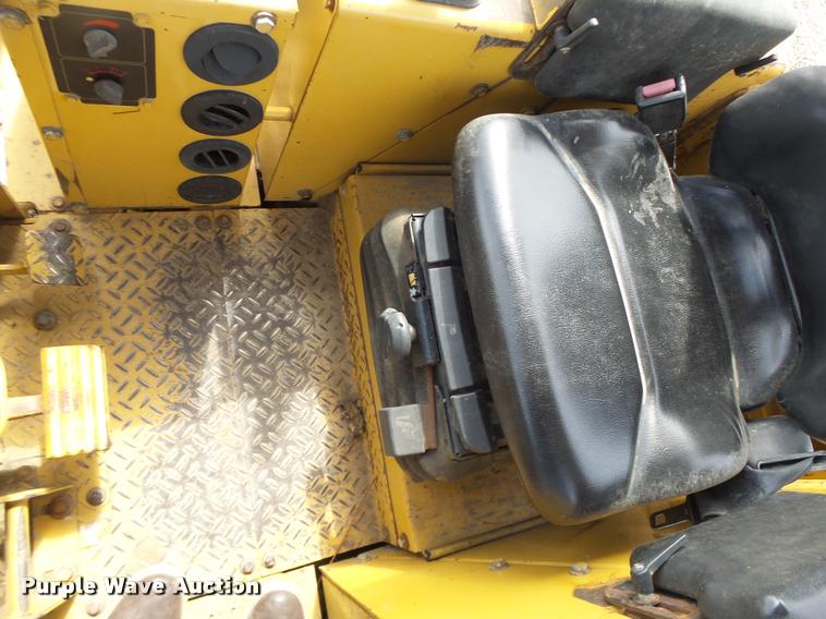 image for item DB5750 1999 Caterpillar D3C XL dozer