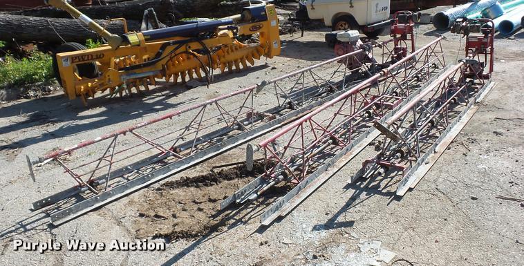 image for item DD9421 Razorback 12 HED concrete screed