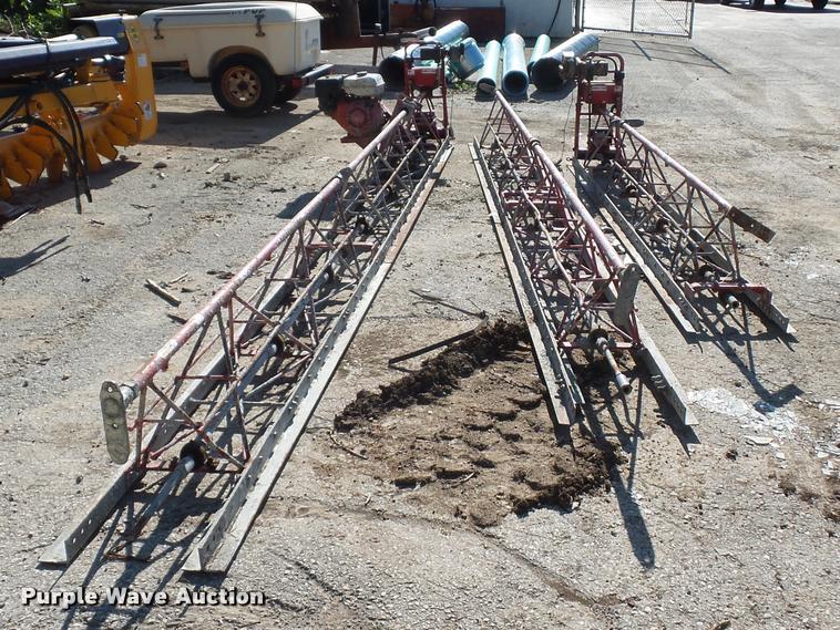 image for item DD9421 Razorback 12 HED concrete screed