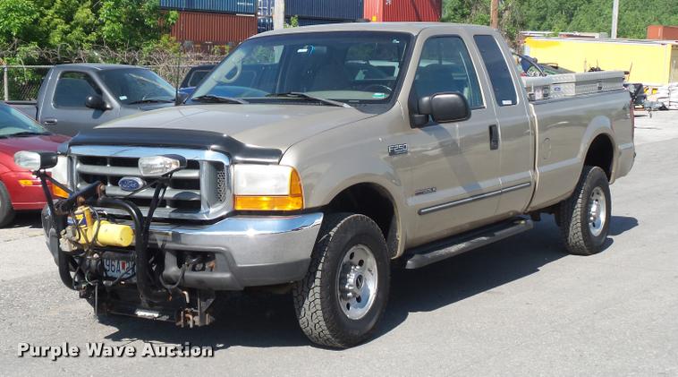 image for item DD9473 2000 Ford F250 Super Duty SuperCab pickup truck