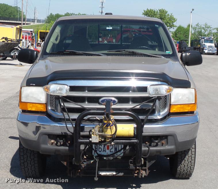 image for item DD9473 2000 Ford F250 Super Duty SuperCab pickup truck