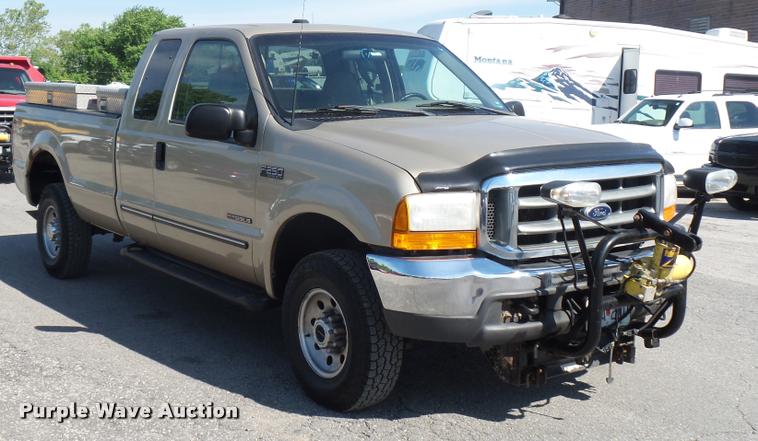 image for item DD9473 2000 Ford F250 Super Duty SuperCab pickup truck