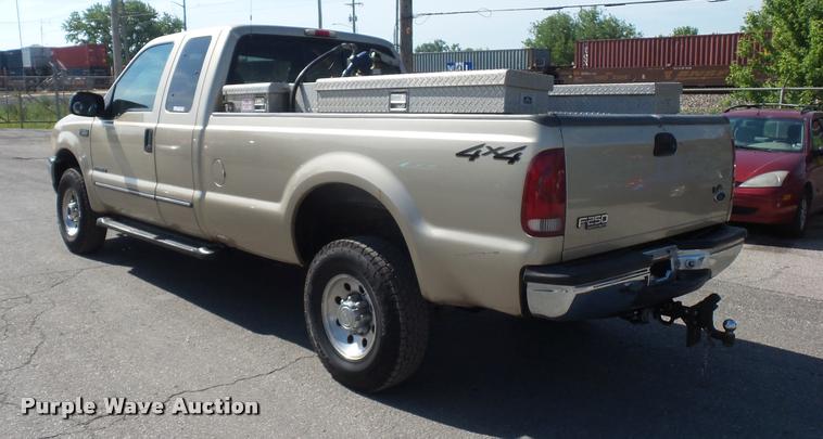 image for item DD9473 2000 Ford F250 Super Duty SuperCab pickup truck