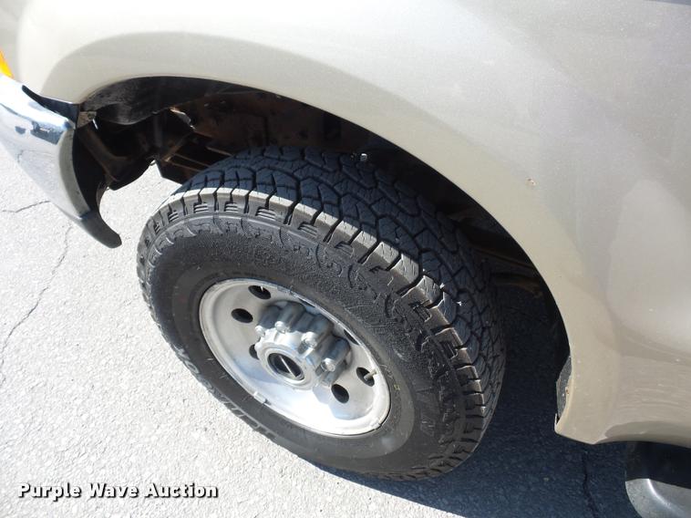 image for item DD9473 2000 Ford F250 Super Duty SuperCab pickup truck