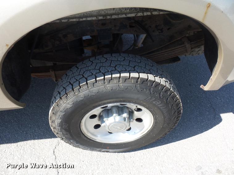 image for item DD9473 2000 Ford F250 Super Duty SuperCab pickup truck