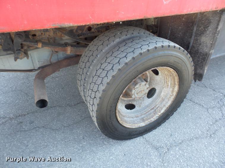 image for item DD9474 2000 Ford F450 Super Duty dump truck