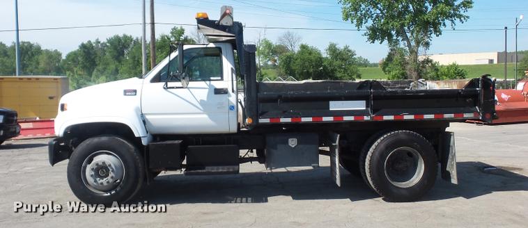 image for item DD9475 2001 GMC C6500 dump truck