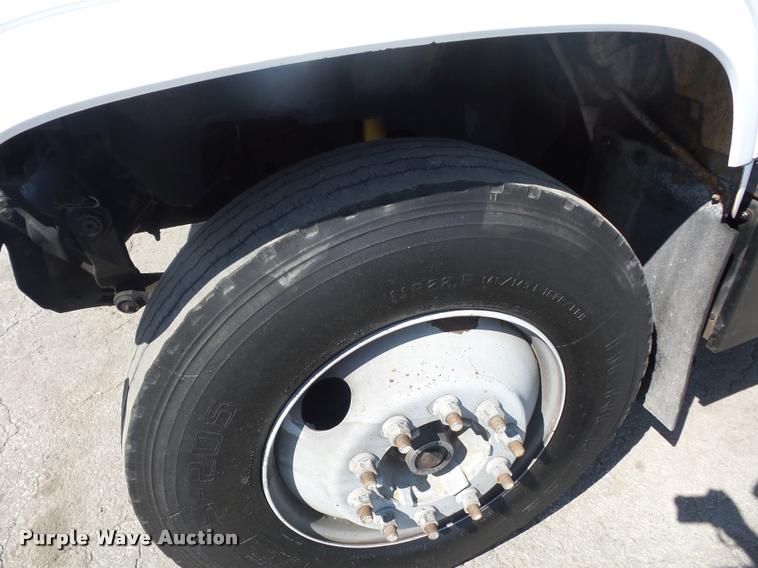 image for item DD9475 2001 GMC C6500 dump truck