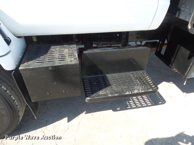 image for item DD9475 2001 GMC C6500 dump truck