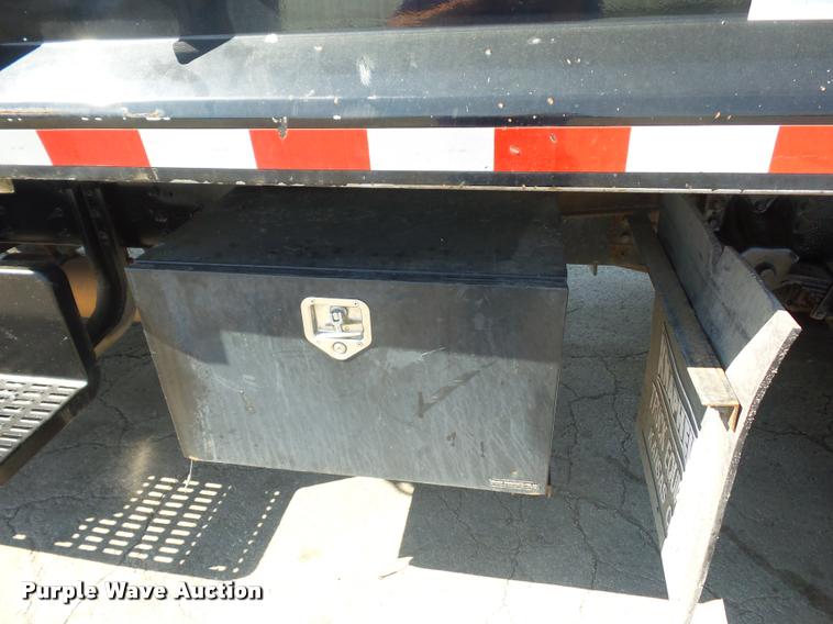 image for item DD9475 2001 GMC C6500 dump truck