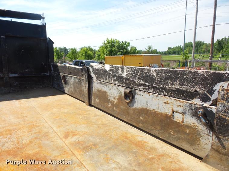 image for item DD9475 2001 GMC C6500 dump truck