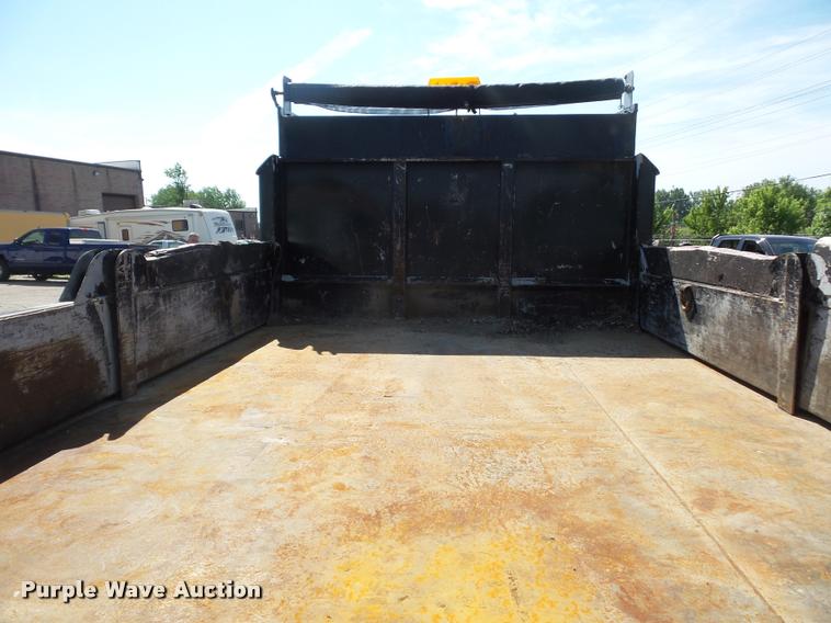 image for item DD9475 2001 GMC C6500 dump truck