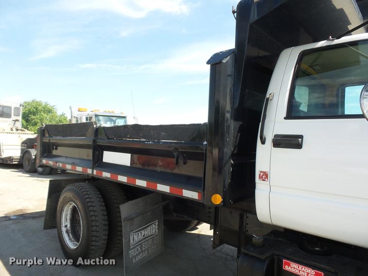 image for item DD9475 2001 GMC C6500 dump truck