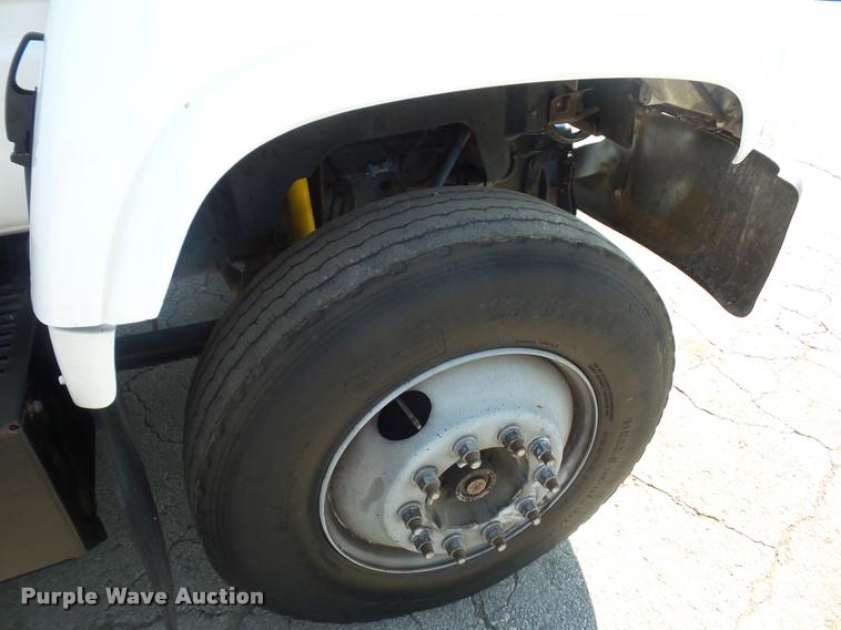 image for item DD9475 2001 GMC C6500 dump truck