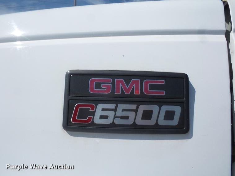 image for item DD9475 2001 GMC C6500 dump truck