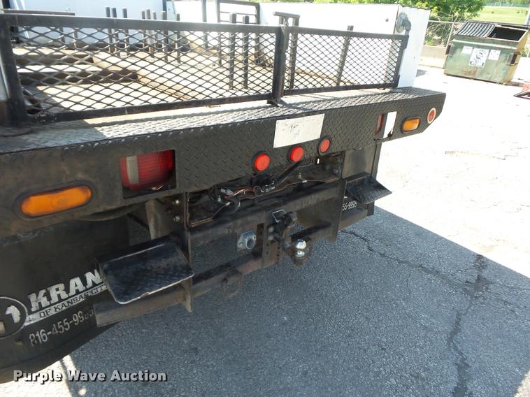 image for item DD9476 2005 Ford F450 Super Duty flatbed truck