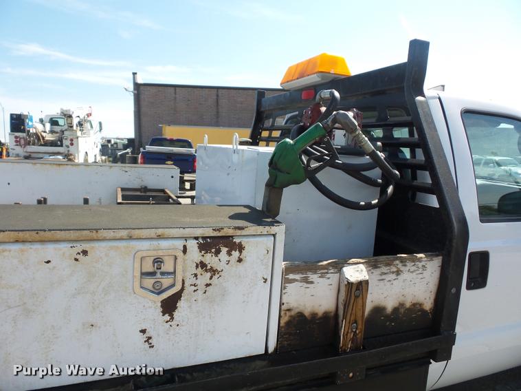 image for item DD9476 2005 Ford F450 Super Duty flatbed truck