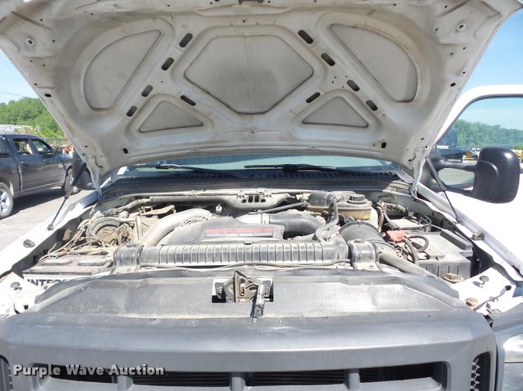 image for item DD9476 2005 Ford F450 Super Duty flatbed truck