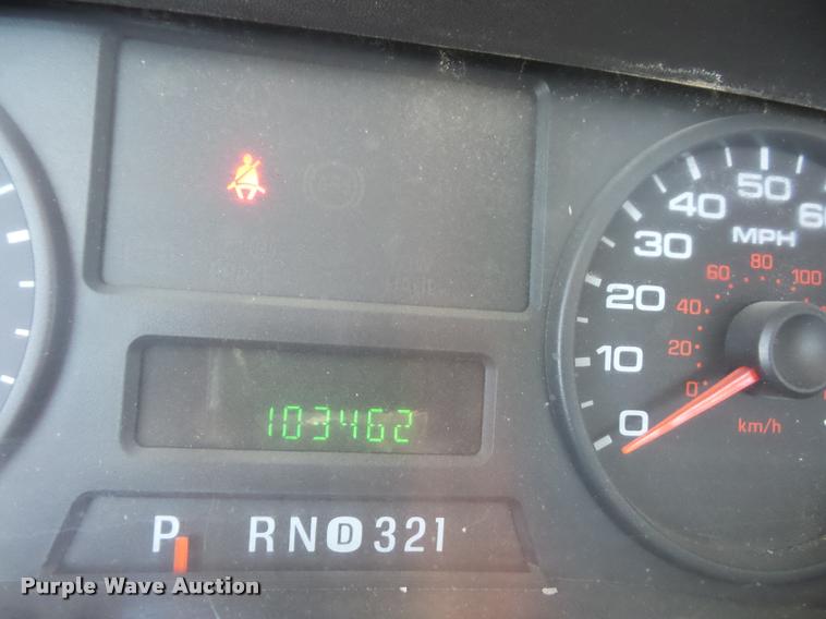 image for item DD9476 2005 Ford F450 Super Duty flatbed truck