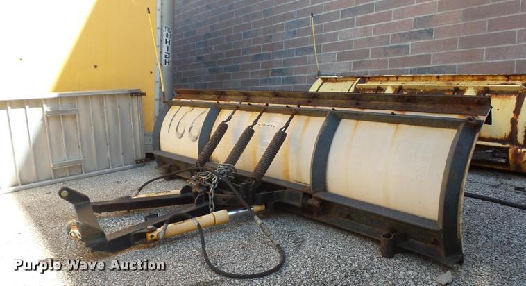 image for item DD9476 2005 Ford F450 Super Duty flatbed truck