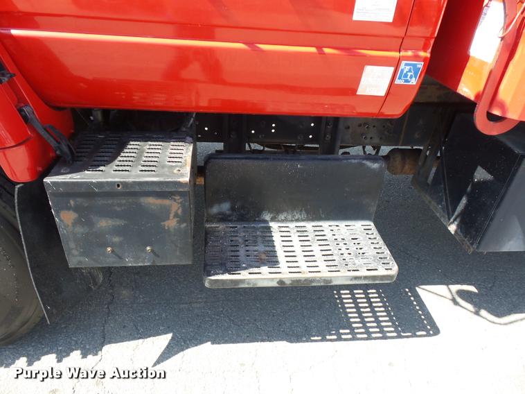 image for item DD9477 2001 GMC C6500 dump truck