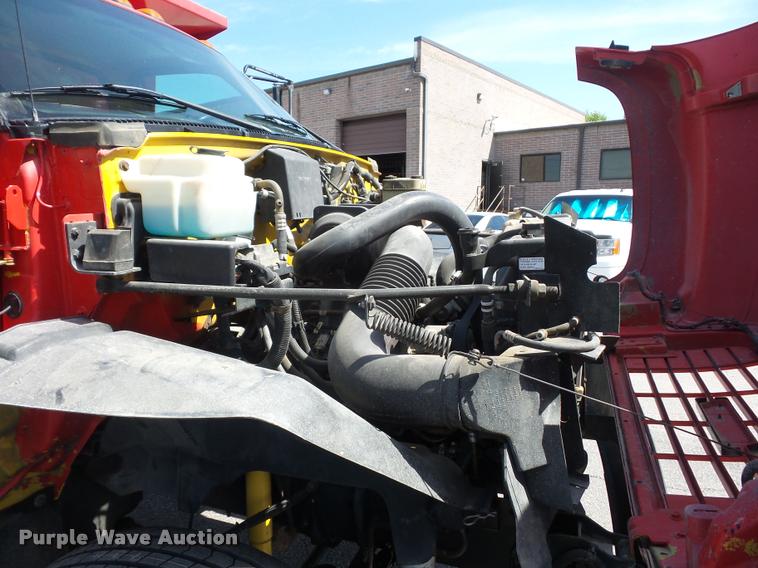 image for item DD9477 2001 GMC C6500 dump truck