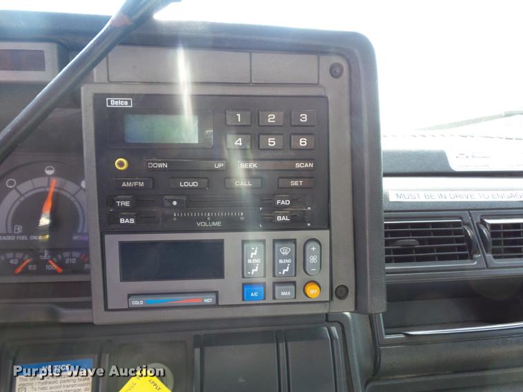 image for item DD9477 2001 GMC C6500 dump truck