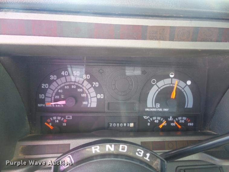 image for item DD9477 2001 GMC C6500 dump truck